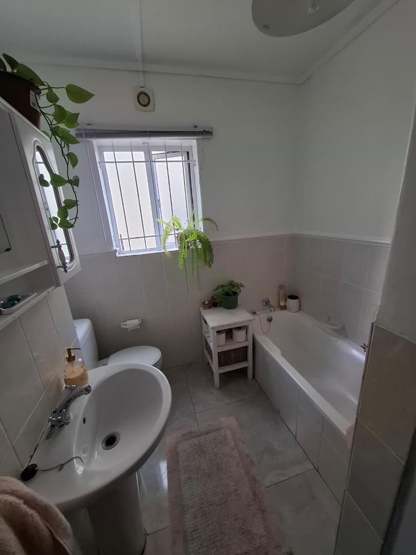 3 Bedroom Property for Sale in Onder Papegaaiberg Western Cape